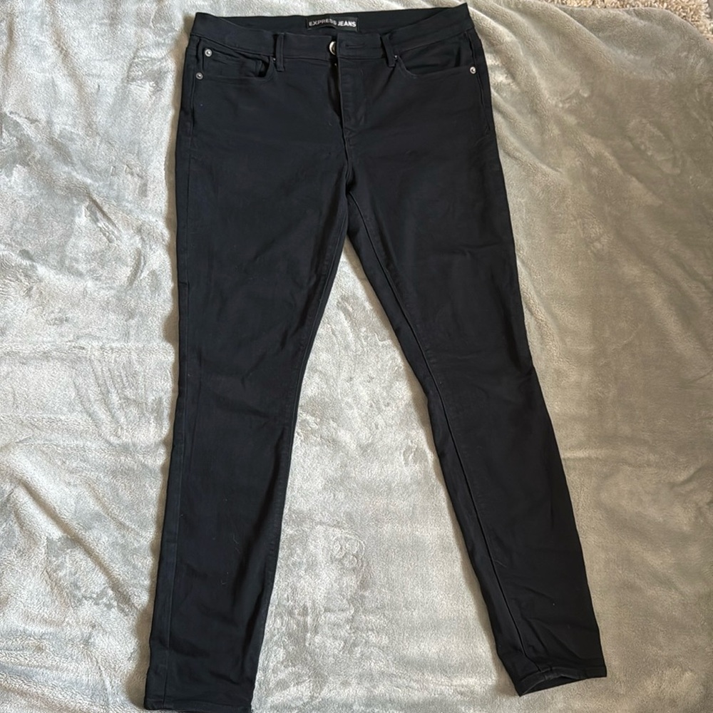 LIKE NEW!! Women’s express legging Jean!